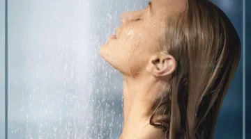 الاستحمام بدون ملابس