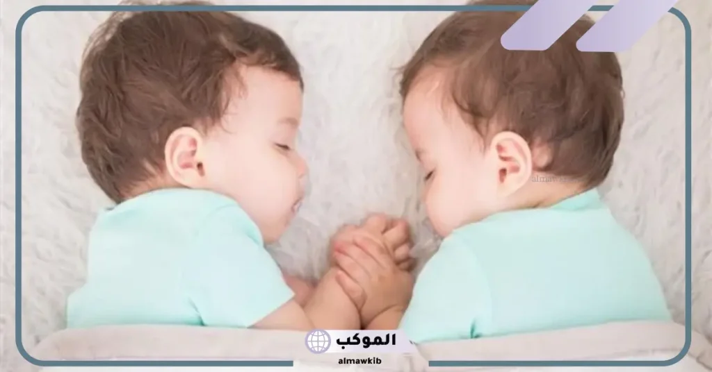 تفسير حلم ولادة توأم ذكور للعزباء