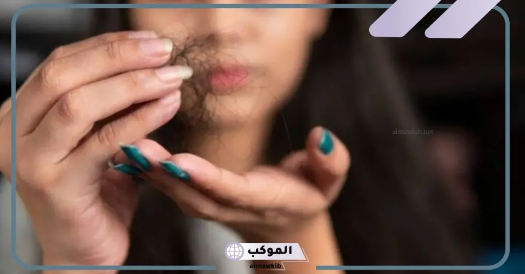 ما معنى تساقط الشعر في المنام للعزباء