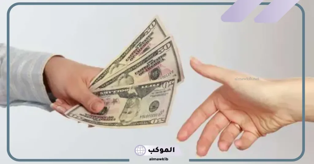 تفسير حلم الميت يأخذ فلوس من الحي