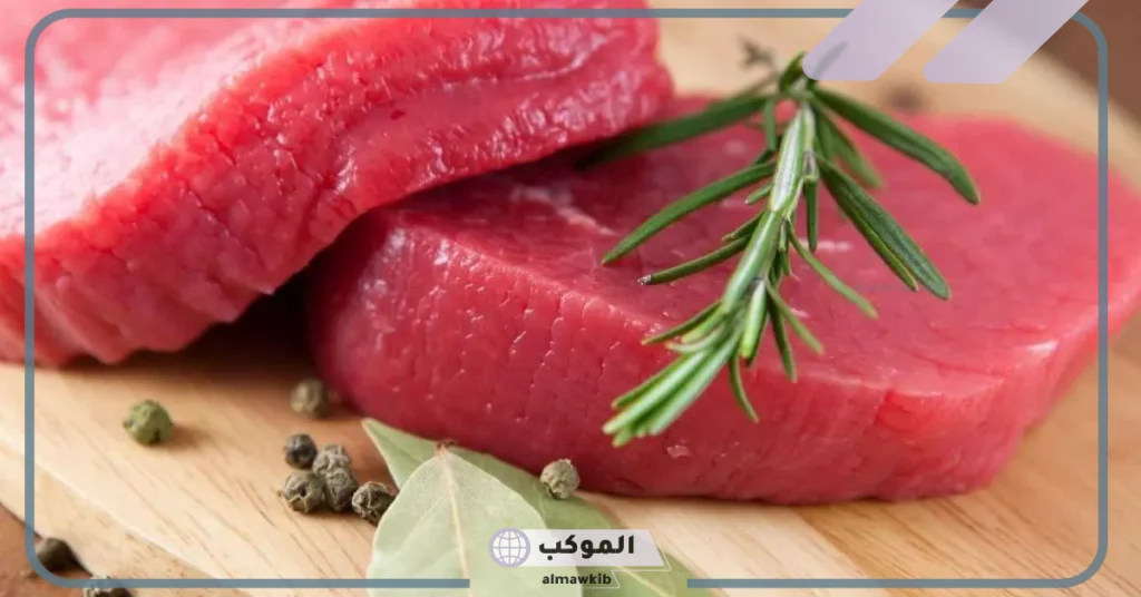 تفسير رؤية إعطاء اللحم النيء في المنام وعلاقته بكسب المال لابن سيرين 5 تفسير حلم شخص يعطيني لحم نيء للعزباء