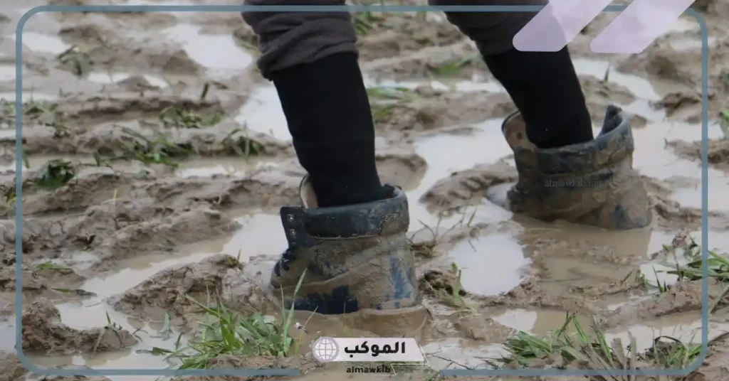 ماذا يعني الحلم بالمشي في الوحل