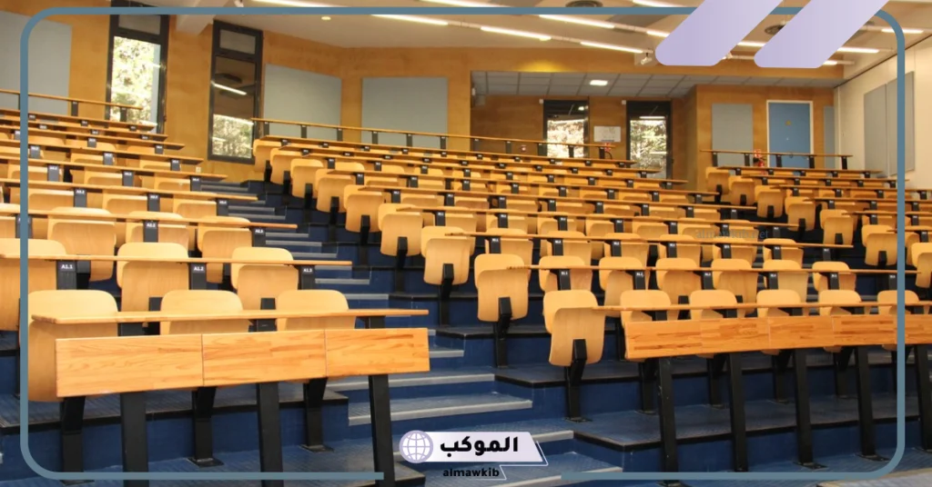 هل شهادة كلية البترجي معتمدة؟
