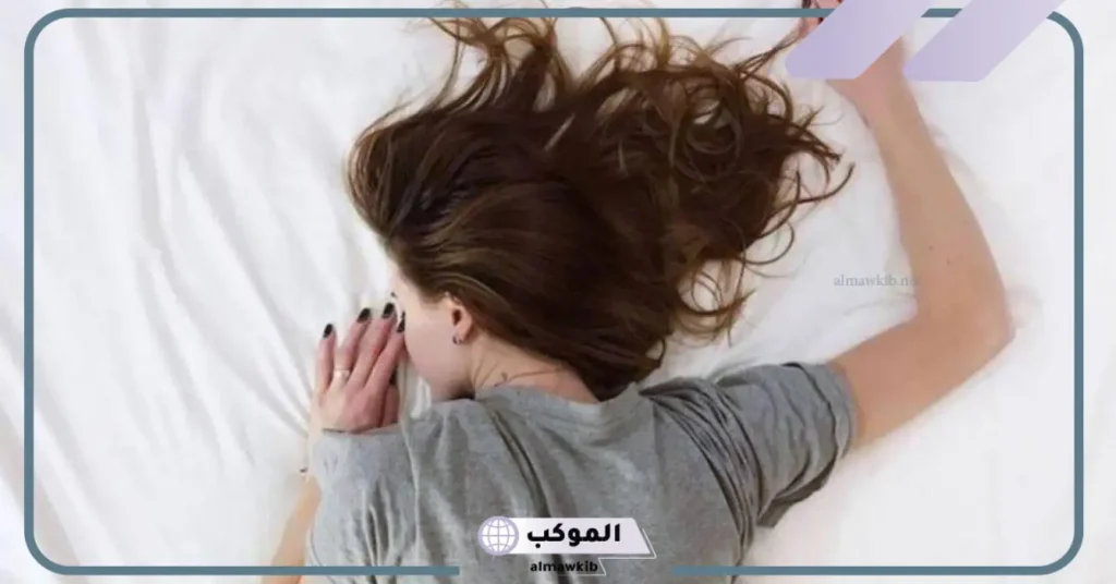 تفسير حلم الدورة الشهرية على الملابس للعزباء