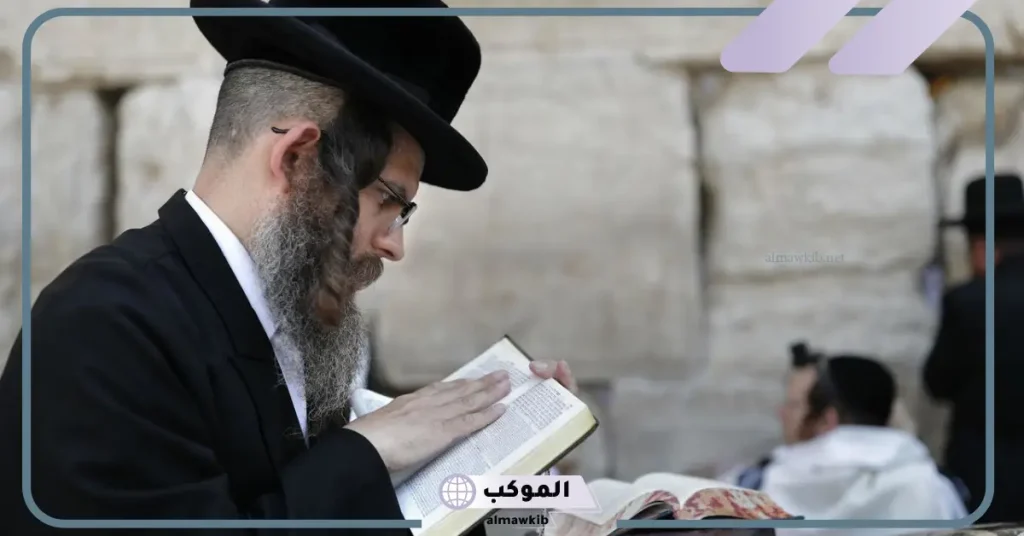 تفسير حلم رؤية اليهود في المنام والحديث معهم لابن سيرين 5 رؤية جماعة من اليهود في المنام للعزباء