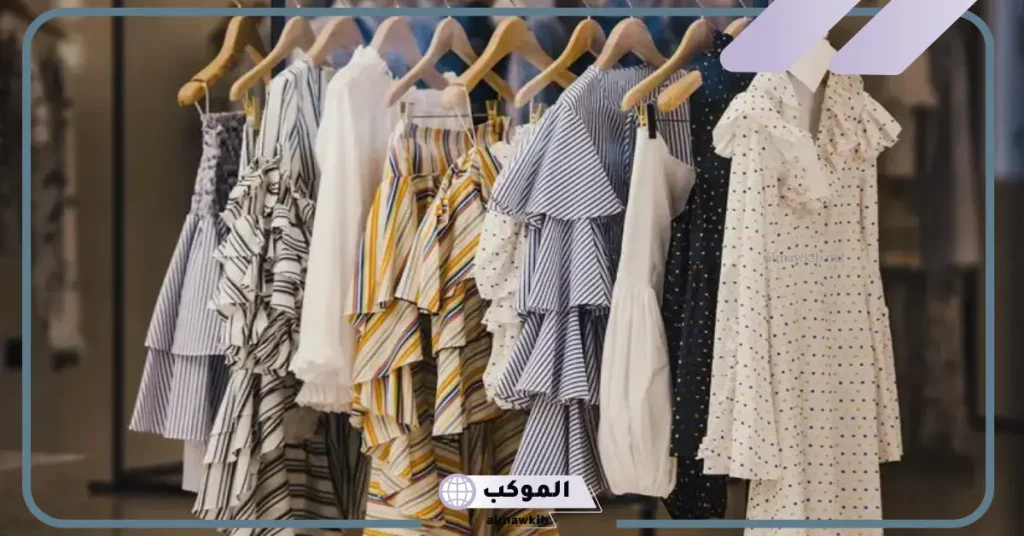 تفسير حلم رؤية لبس ملابس غير ساترة في الحلم للعزباء والمتزوجة لابن سيرين 5 تفسير حلم لبس الملابس الساتر للمتزوجة