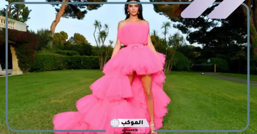 رؤية اللون الوردي في المنام للعزباء