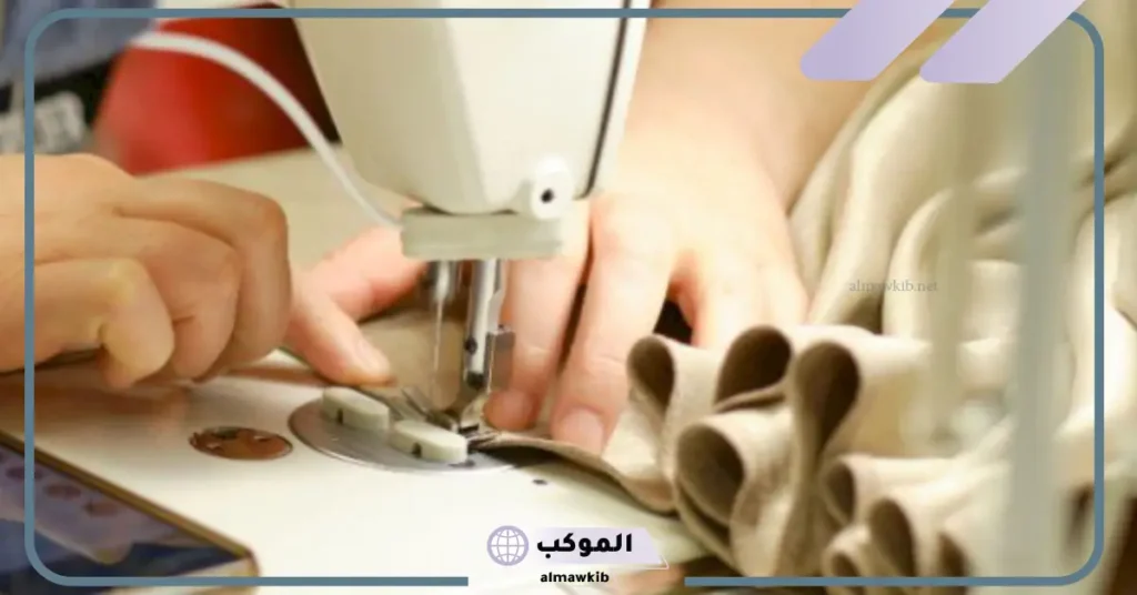 تفسير حلم تفصيل ثوب جديد في المنام للمتزوجة والعزباء لابن سيرين 6 تفسير حلم خياطة ثوب جديد للمتزوجة