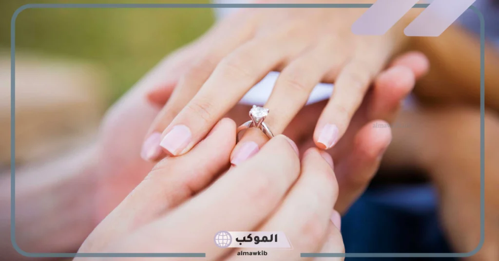 تفسير حلم لبس الخاتم الذهب والفضة في المنام لابن سيرين 5 رؤية الخاتم في المنام للعزباء