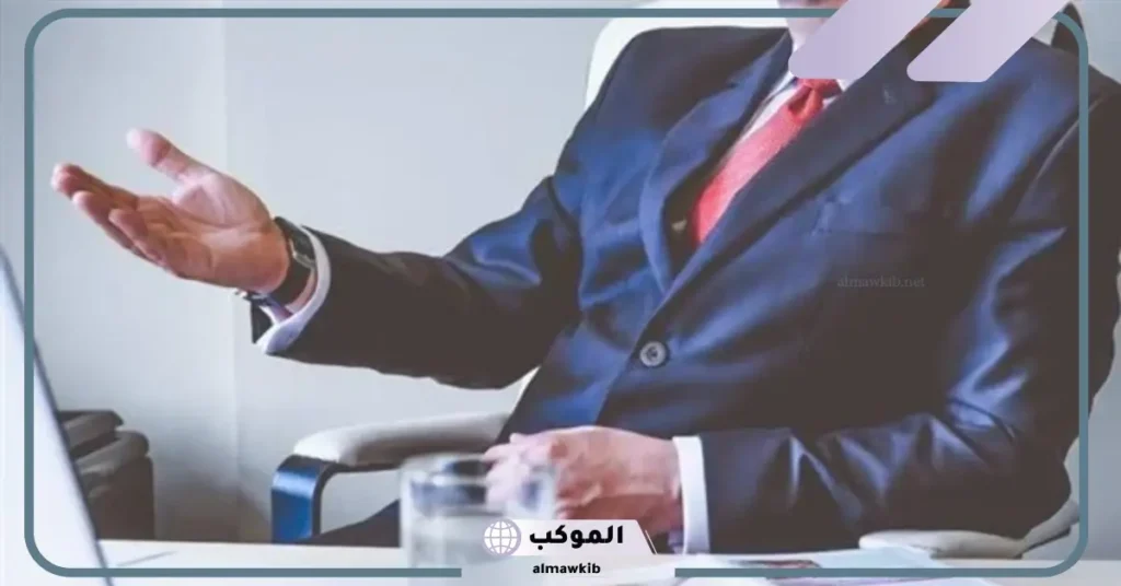 تفسير حلم رؤية المدير في المنام وعلاقته بحل المشكلات 5 رؤية مدير العمل في المنام للعزباء