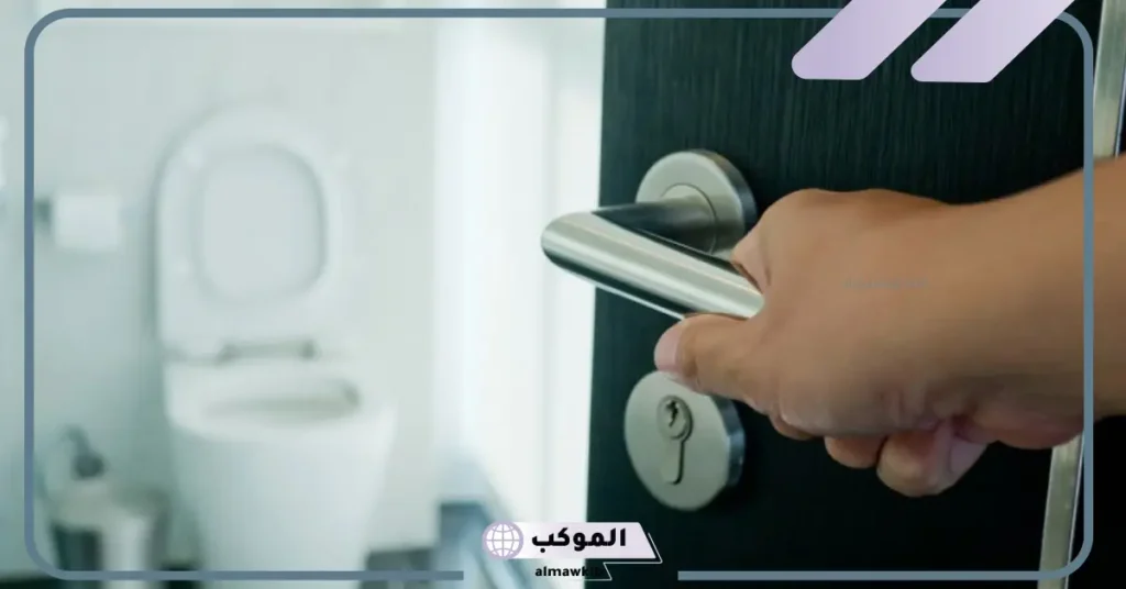 تفسير حلم التبول على الأرض 