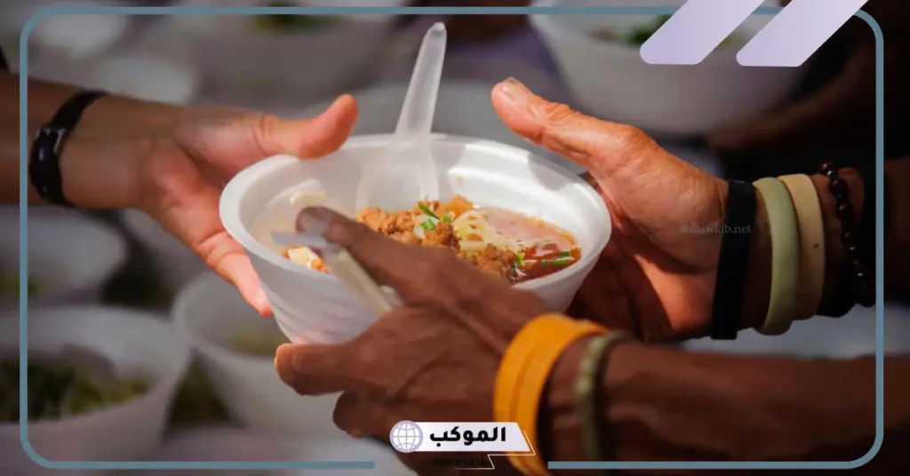 ما تفسير حلم الاكل مع الميت في المنام.. هل هي رسالة من العالم الآخر؟ 6 تفسير حلم الأكل مع الميت الأب