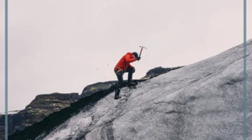 تسلق الجبل في الحلم