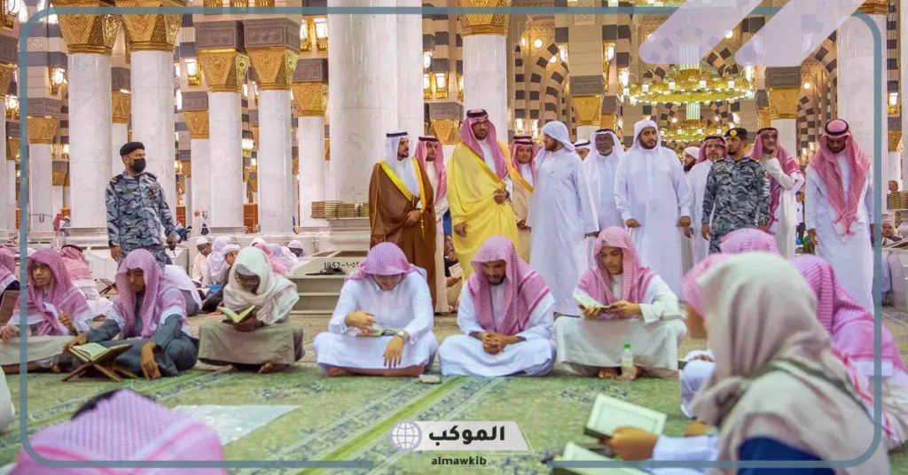 حضور أمير المدينة المنورة في زيارة لحلقات تحفيظ القرآن الكريم بالمسجد النبوي الشريف.. اعرف التفاصيل 