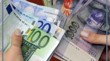 حلمت بنقود زرقاء