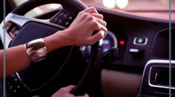 قيادة السيارة مع المتوفي