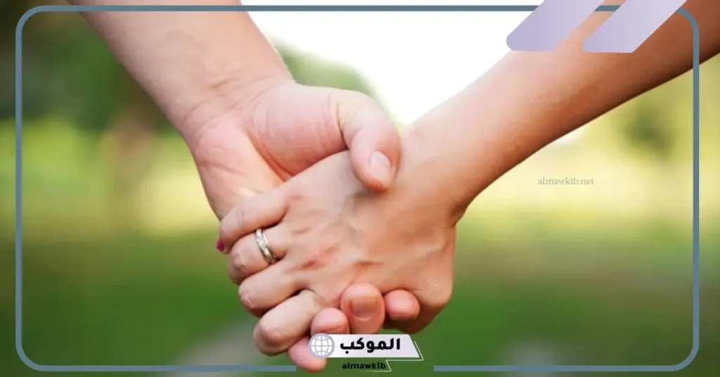 تفسير حلم مسك يد شخص تحبه في المنام لابن سيرين للعزباء 6 تفسير حلم مسك يد شخص لا اعرفه للعزباء