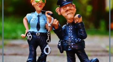 الشرطة تقبض على شخص وتحتجزه في المنام