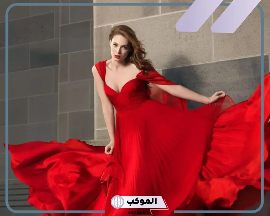 الفستان الاحمر في المنام للعزباء لابن سيرين