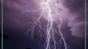 حلمت بالرعد