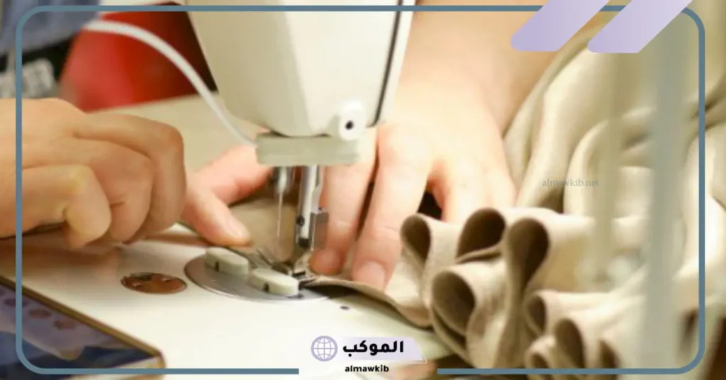 تفسير حلم تفصيل ثوب جديد للمرأة العزباء لابن سيرين 5 تفسير حلم تفصيل ثوب جديد عند الخياط للعزباء