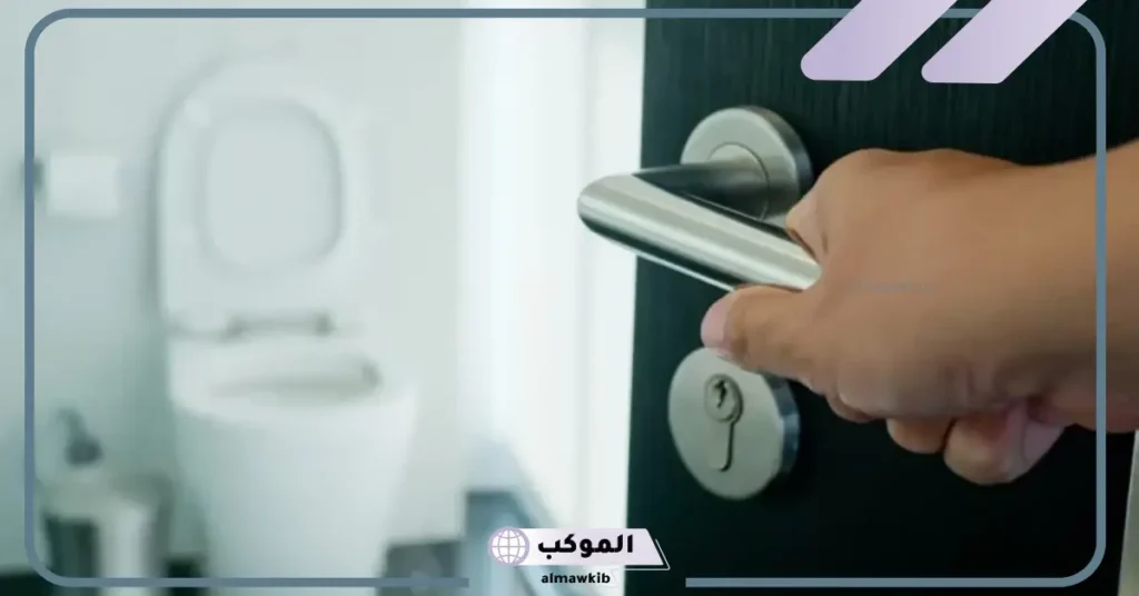 تفسير حلم التبول على الأرض في البيت 