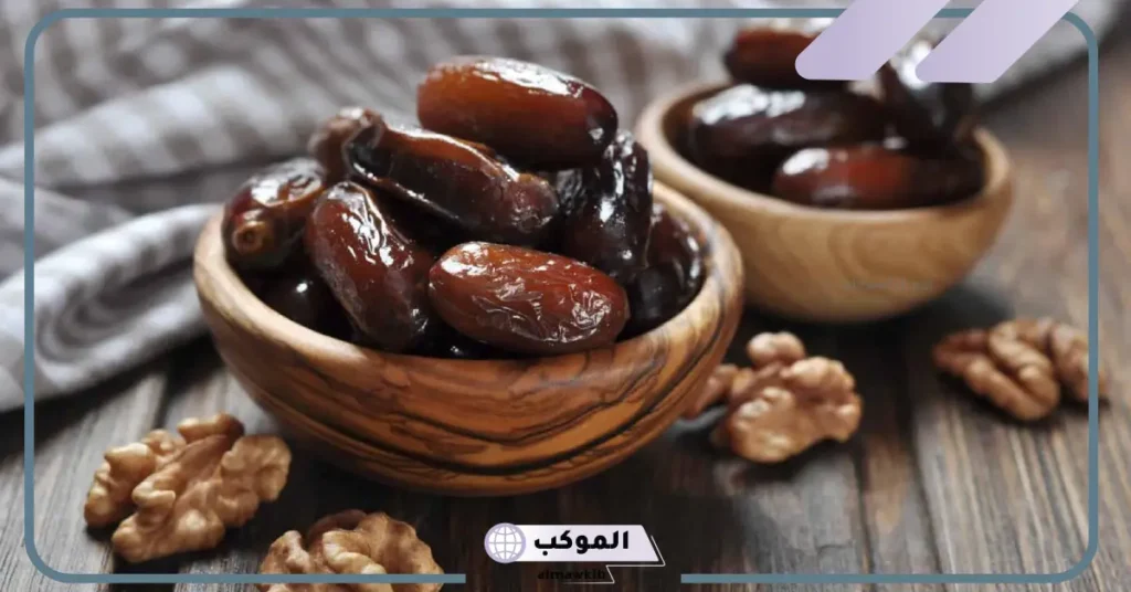 تفسير حلم إعطاء التمر في المنام للمتزوجة والعزباء لابن سيرين 6 إعطاء التمر في المنام للمتزوجة