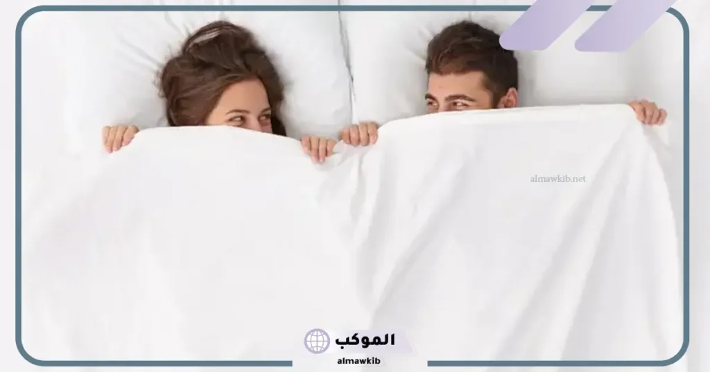 تفسير الحلم بالجماع للمتزوجه مع زوجها أمام الناس 