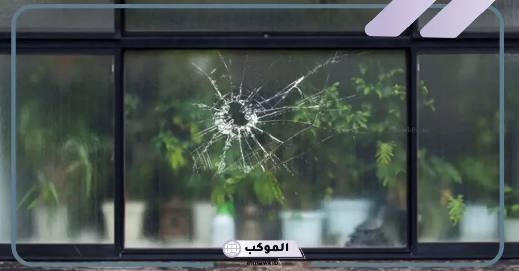 لم الزجاج المكسور في المنام 