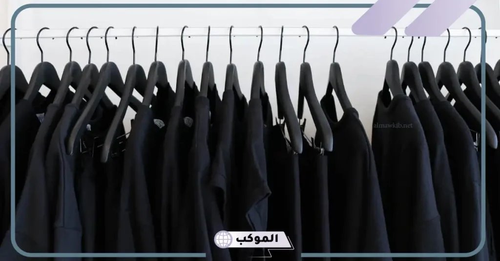 تفسير حلم لبس الاسود في المنام للمرأة العزباء والمتزوجة والرجل 6 لبس الاسود في المنام للمطلقة