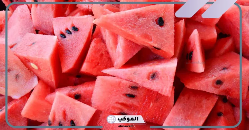 رؤية البطيخ الأحمر في المنام للعزباء