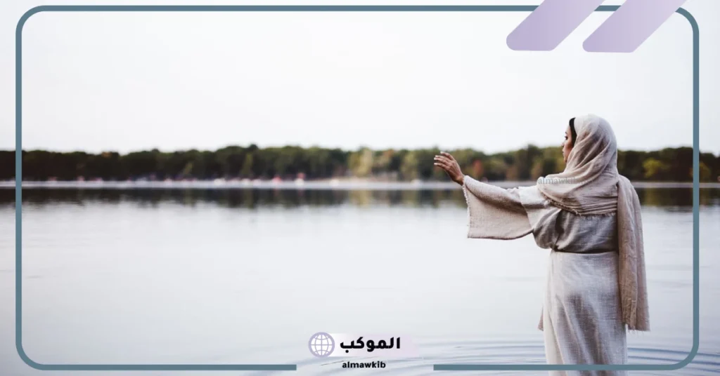 تفسير حلم الدعاء تحت المطر في المنام للرجل والمرأة المطلقة والعزباء 6 تفسير حلم رفع اليدين للدعاء تحت المطر للمتزوجة