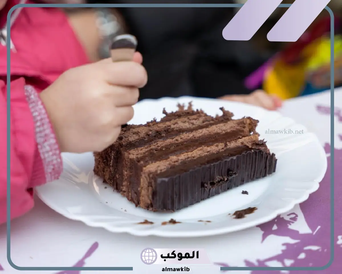 تفسير اكل الحلويات في المنام للعزباء