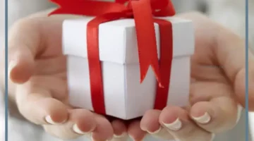 تفسير حلم الهدية من شخص معروف