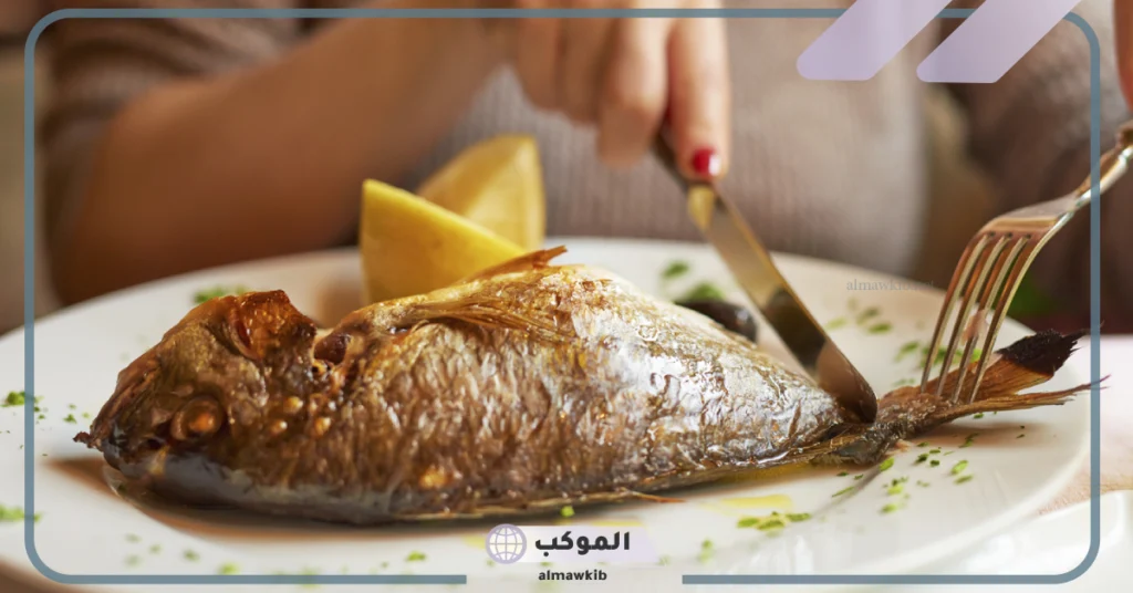 تفسير حلم اكل السمك النيء في المنام للعزباء والمتزوجة لابن سيرين 6 رؤية شراء السمك النيء في المنام للعزباء