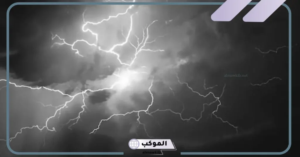 تفسير حلم صوت الرعد في المنام للعزباء والمتزوجة والرجل لابن سيرين 5 سماع صوت الرعد في المنام للعزباء