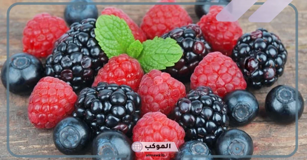 تفسير حلم التوت في المنام للرجل والمرأة الحامل والعزباء لابن سيرين 6 رؤية التوت في المنام للرجل