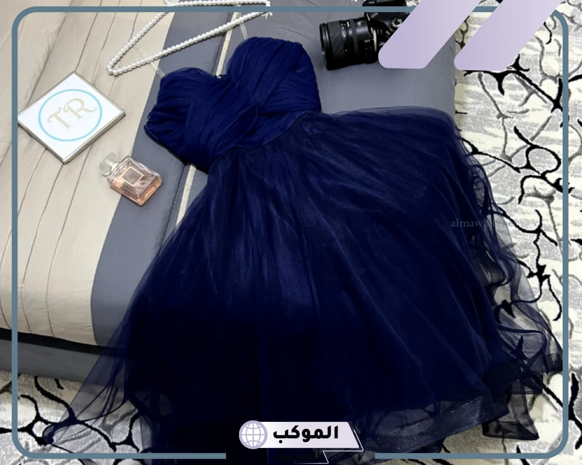 دلالات وتفسير حلم لبس فستان ازرق فاتح