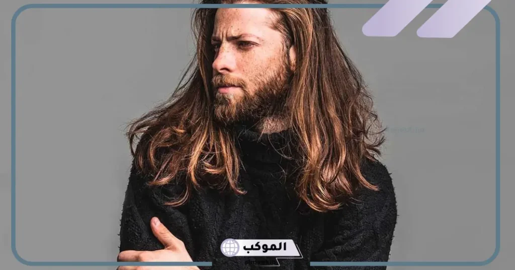 الشعر الطويل للرجل الأعزب في المنام