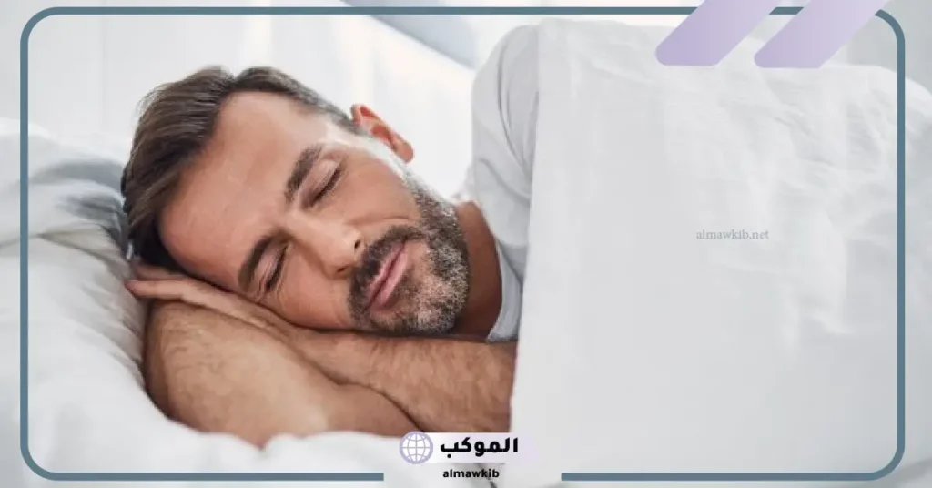 تفسير رؤية نفسي عاريا في المنام للعزباء أمام رجل لابن سيرين 6 تفسير حلم التعري أمام الأقارب للعزباء