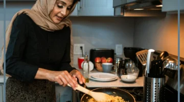 تفسير حلم تقطيع الطعام في المنام