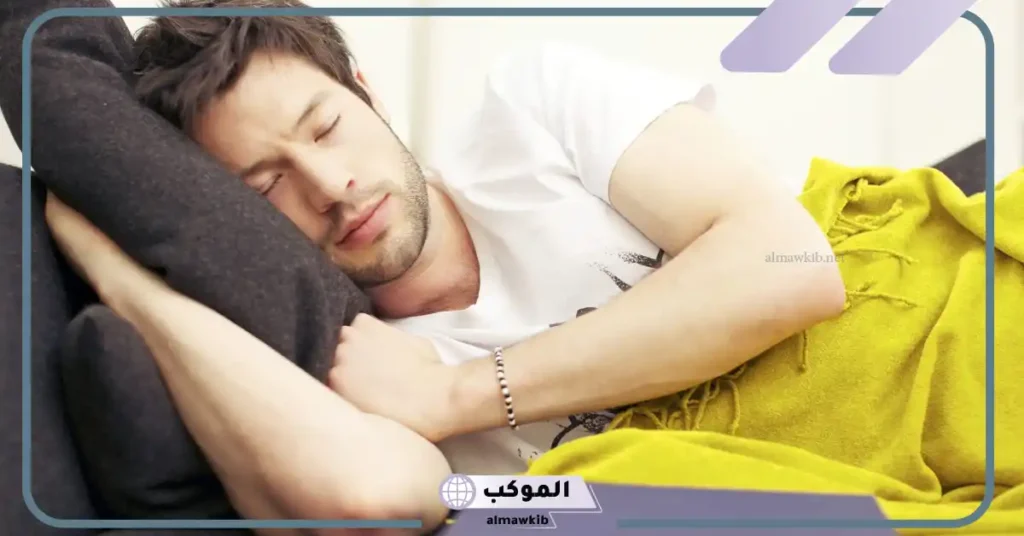 رؤية الخال يبتسم في المنام للعزباء