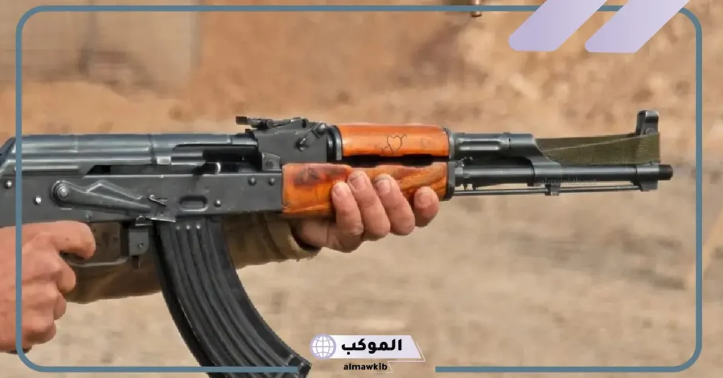 تفسير حمل السلاح في المنام للرجل والمرأة لابن سيرين 5 تفسير حلم المسدس الأسود