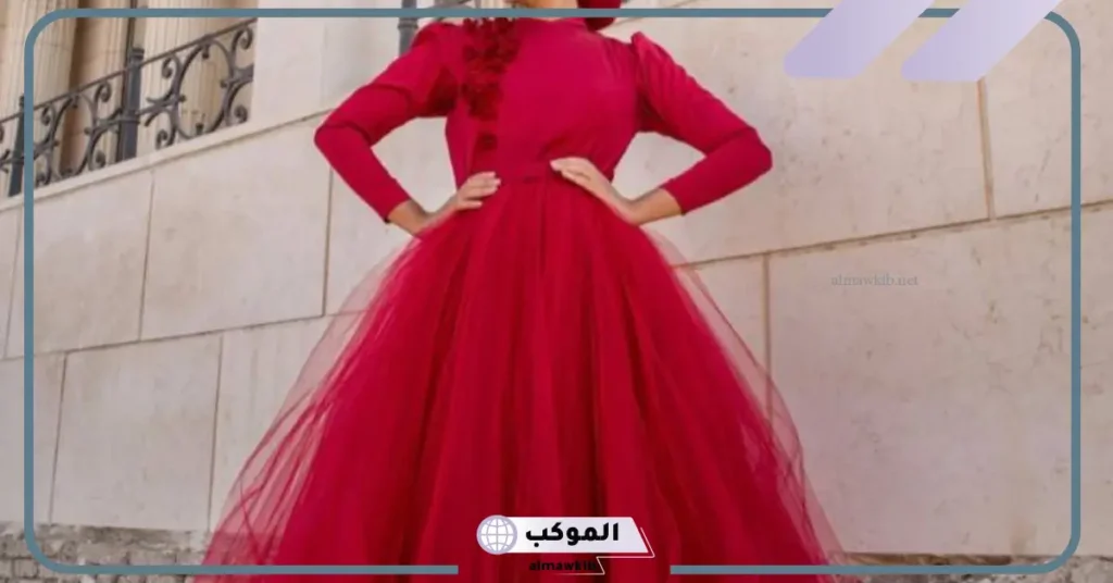 تفسير رؤية الحلم بفستان احمر جديد طويل في المنام لابن سيرين 5 تفسير حلم لبس فستان أحمر للعزباء