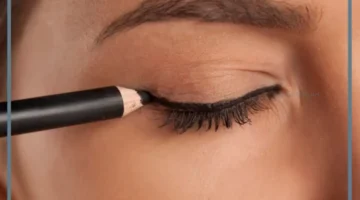 حلمت بتكحيل العين