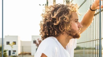 رؤية شعر الرجل