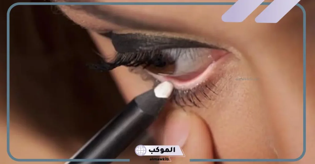 تفسير حلم تكحيل العين بالأسود للعزباء