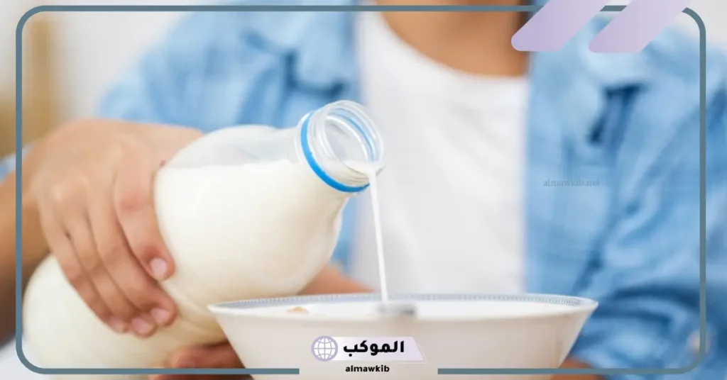 تفسير حلم رؤية الحليب في المنام للعزباء والحامل دون شربه 6 إعطاء الحليب في المنام للعزباء