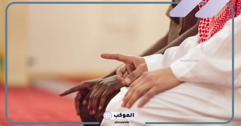 تفسير رؤية شخص يصلي في المنام للعزباء