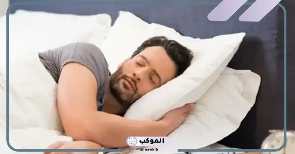 رؤية عورة رجل أعرفه في المنام للعزباء